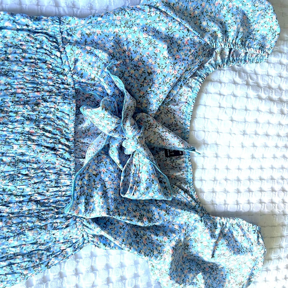 Spring dress - Picture 2 of 3